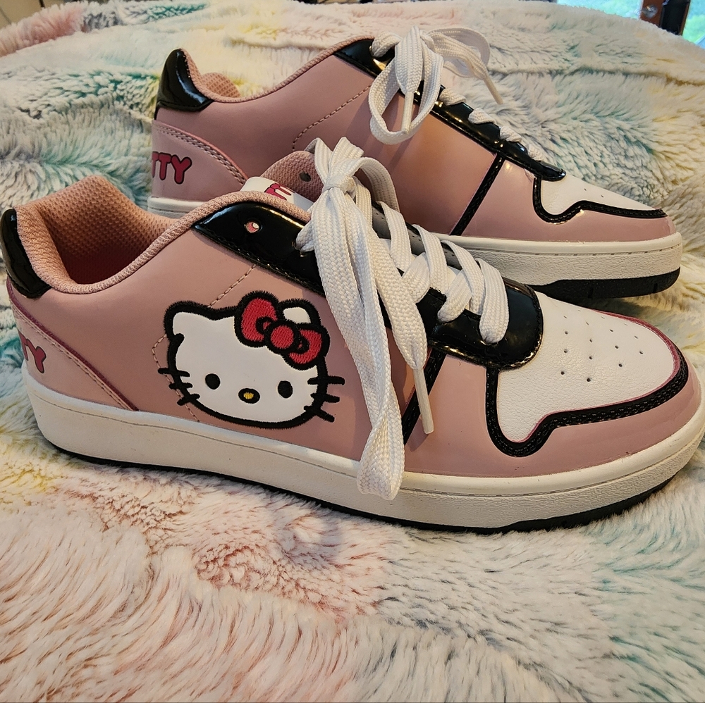 Hello Kitty by Sanrio Pink Womens Size 8 Tennis Shoe
